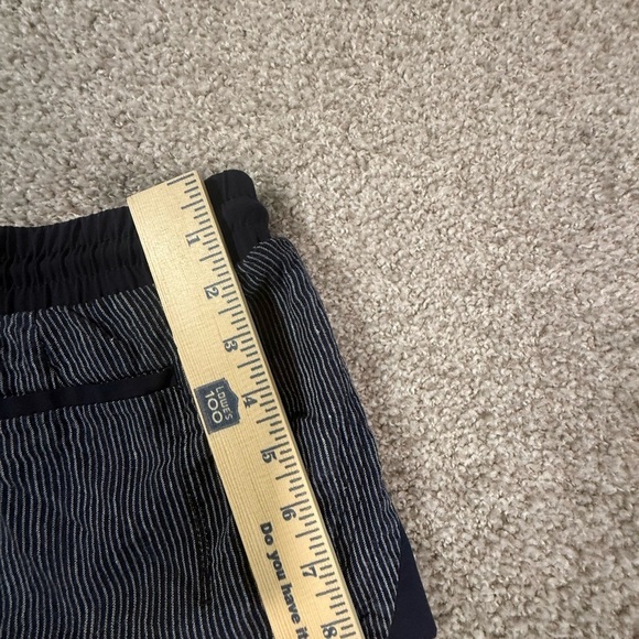 Athleta Navy White Double layer Fall Pinstripe Drawstring Shorts – Size 0 - Picture 4 of 5